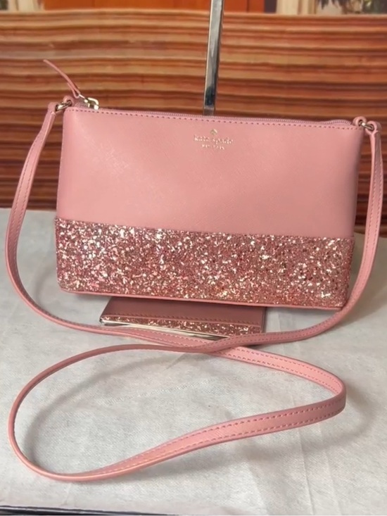 kate spade Handbags - NWOT Kate Spade Leather Greta Court Glitter Ramey Crossbody Bag, Zip Closure 💖
